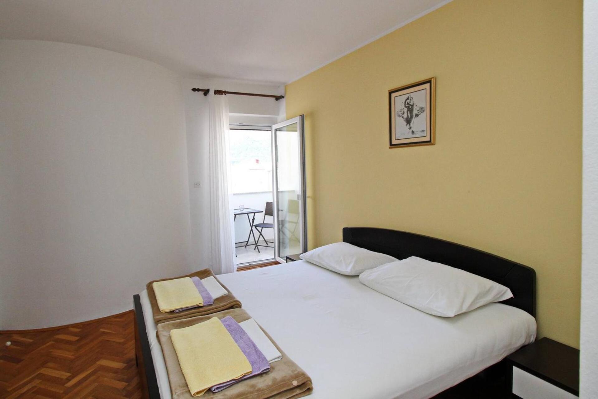 Apartments Karamarko Baška Eksteriør bilde