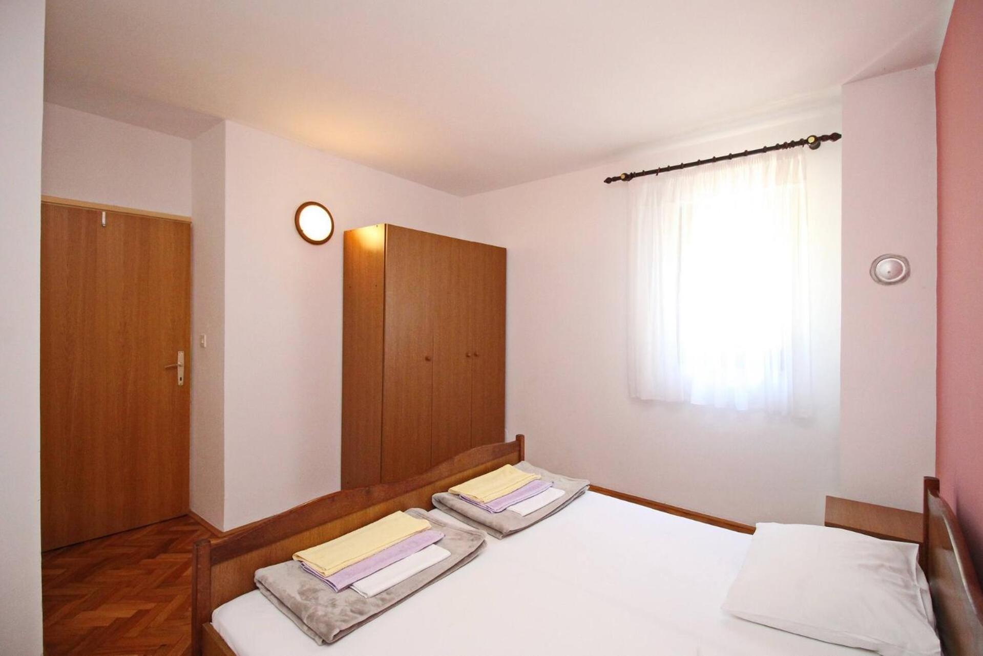 Apartments Karamarko Baška Eksteriør bilde