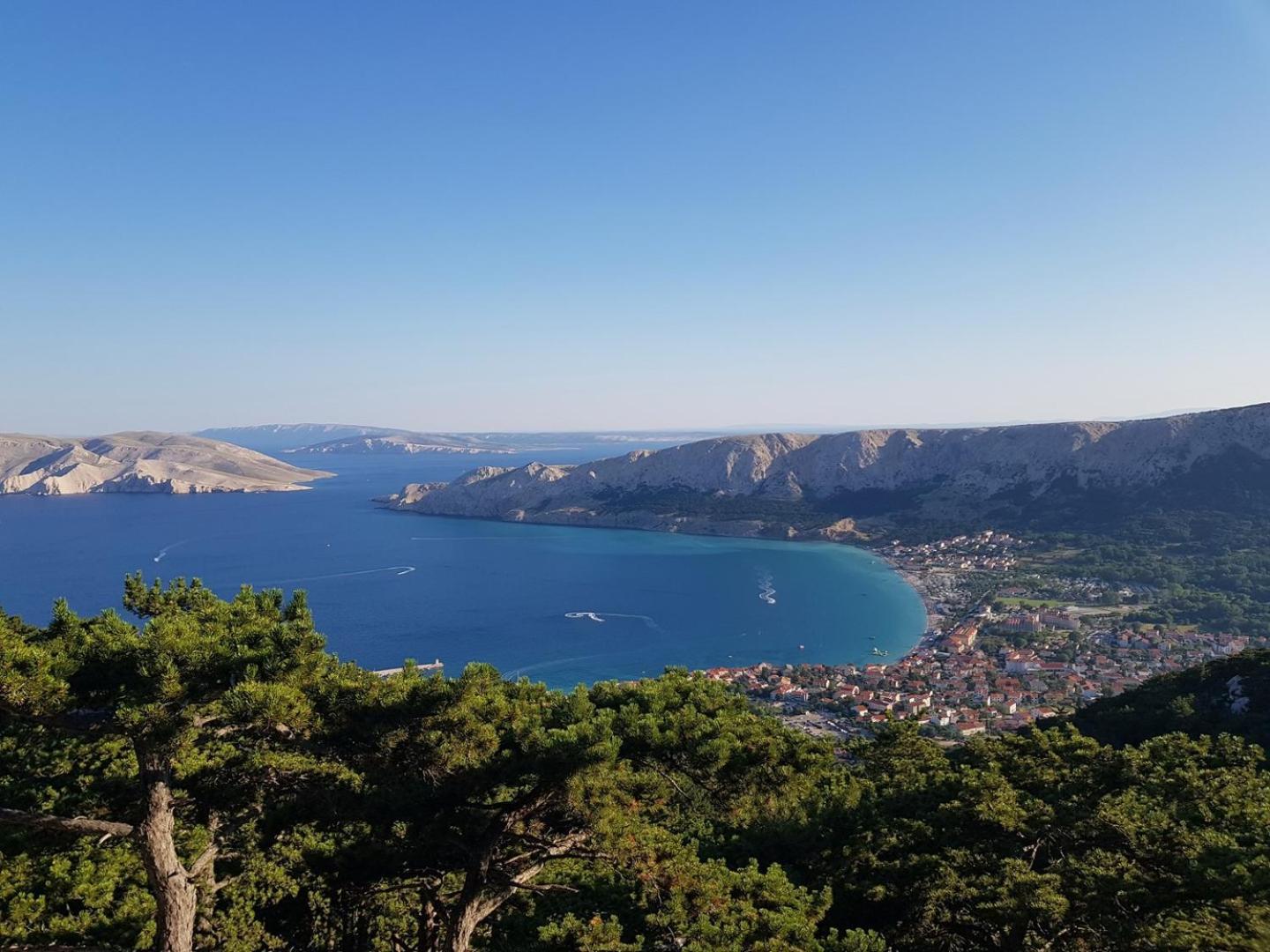 Apartments Karamarko Baška Eksteriør bilde